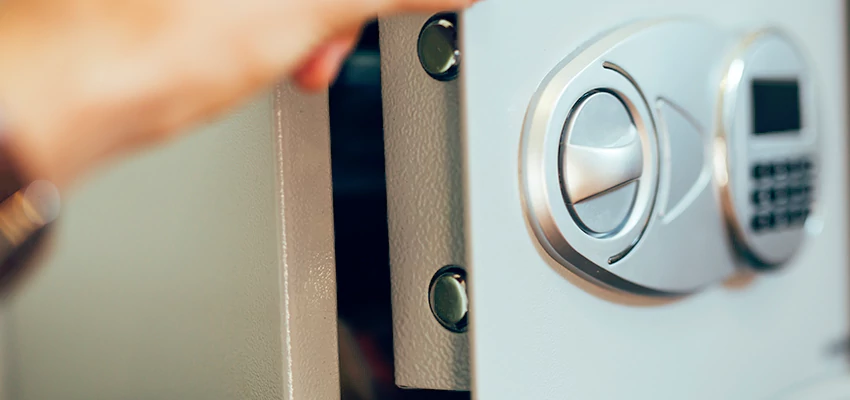 Fingerprint Safe Openers in Dinuba, CA