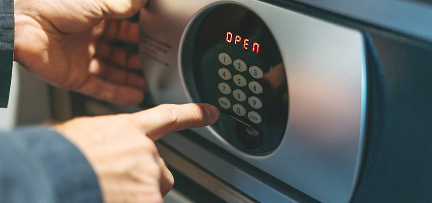 Cash Safe Openers in Dinuba, California