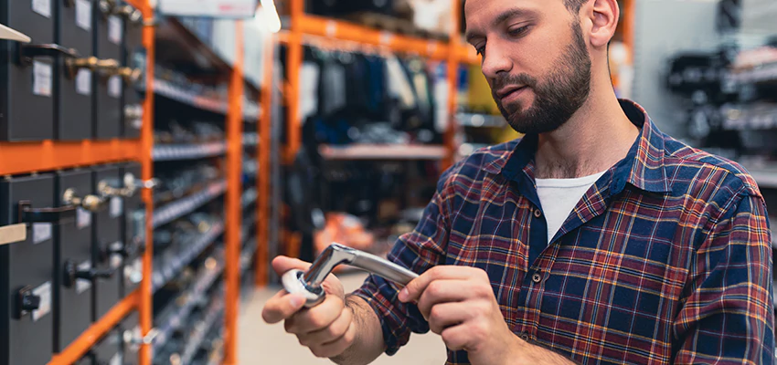 Locksmith For Retail Stores Lockout Services in Dinuba, California
